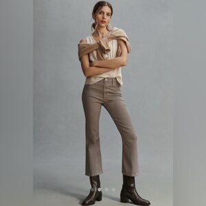 Brand new with Tags 
FRAME LE CROP FLARE HIGH-RISE JEANS